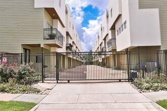 Building Photo - 4706 Austin St