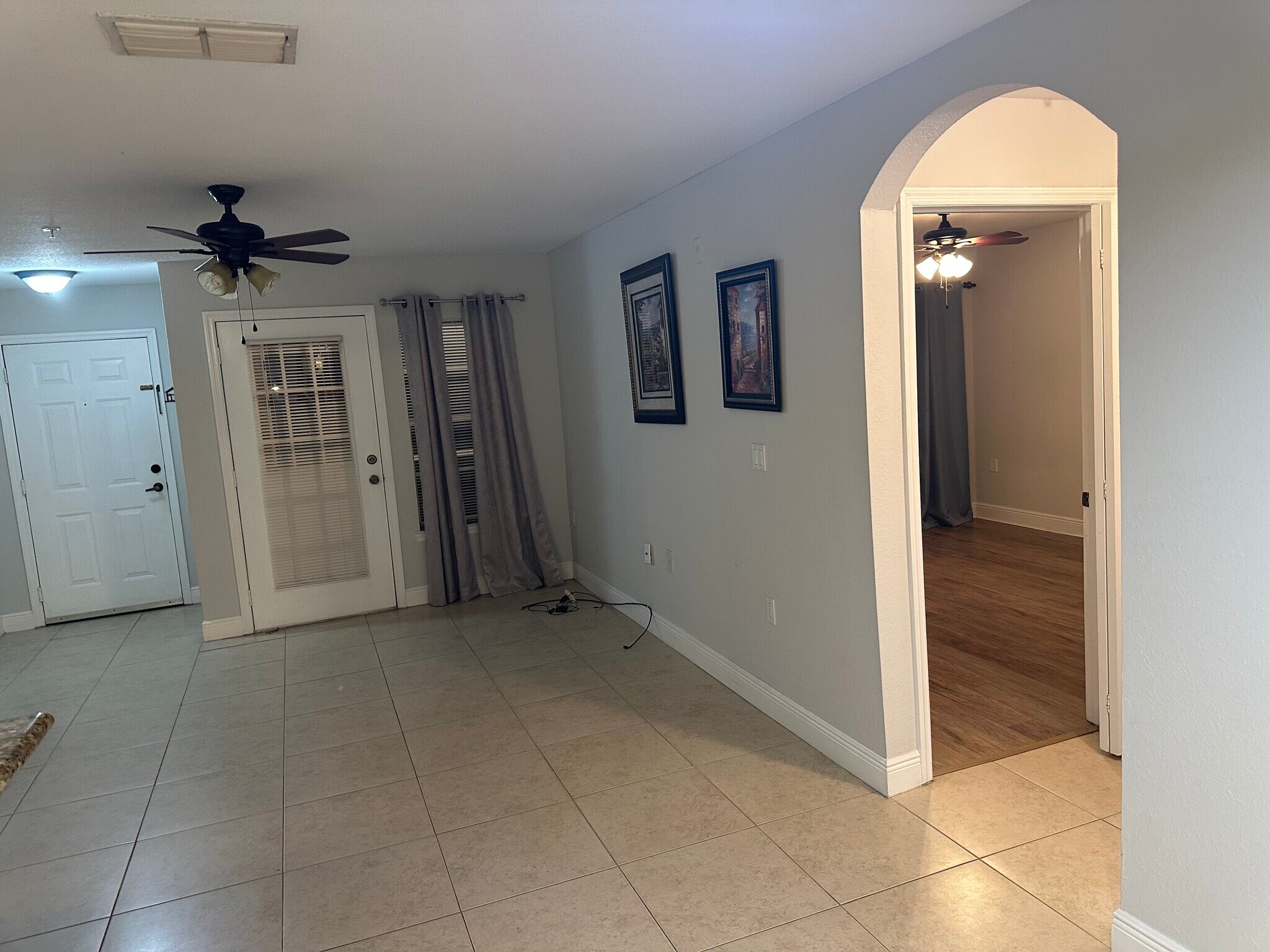 Main entry with lanai - 7405 Vista Way