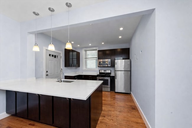 Building Photo - 4912 N Washtenaw Ave