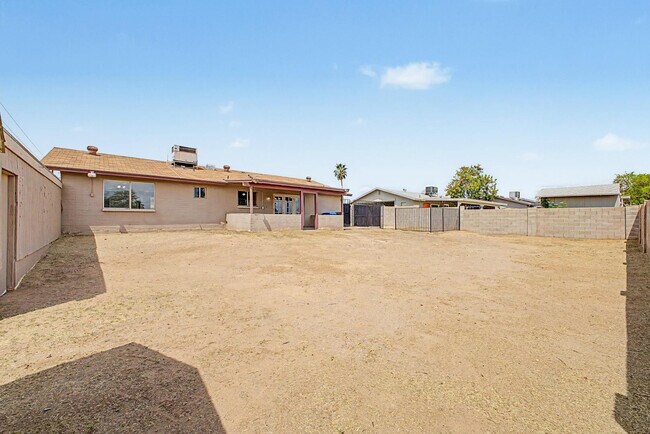 Building Photo - 17801 N 8th Dr