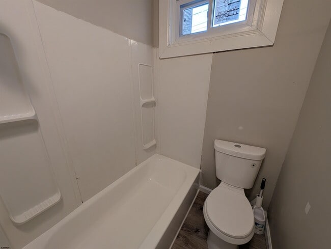 Building Photo - 2002 Grant Ave