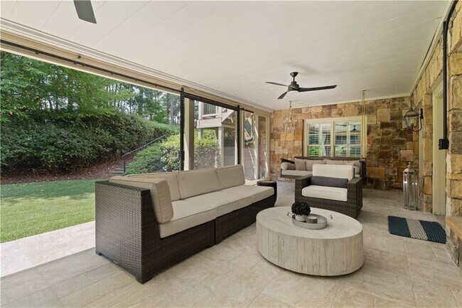 Building Photo - 6327 Howell Cobb Ct