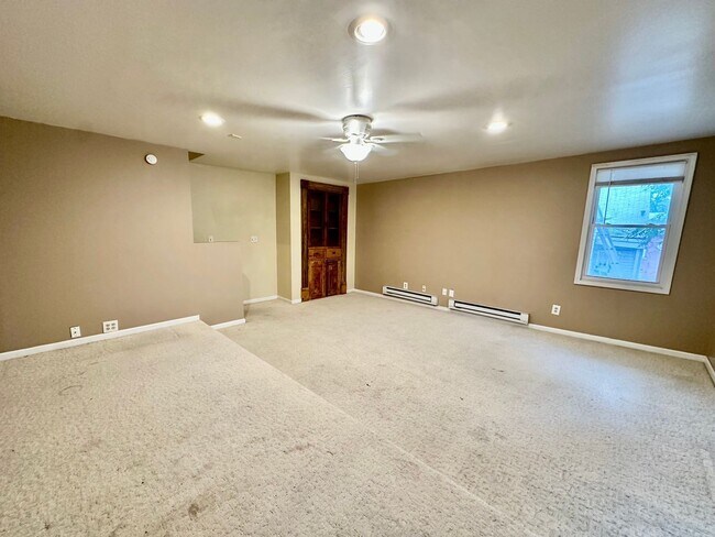 Building Photo - 2709 Josephine St