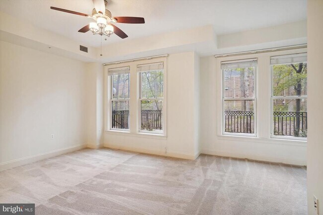 Building Photo - 10401 Strathmore Park Ct