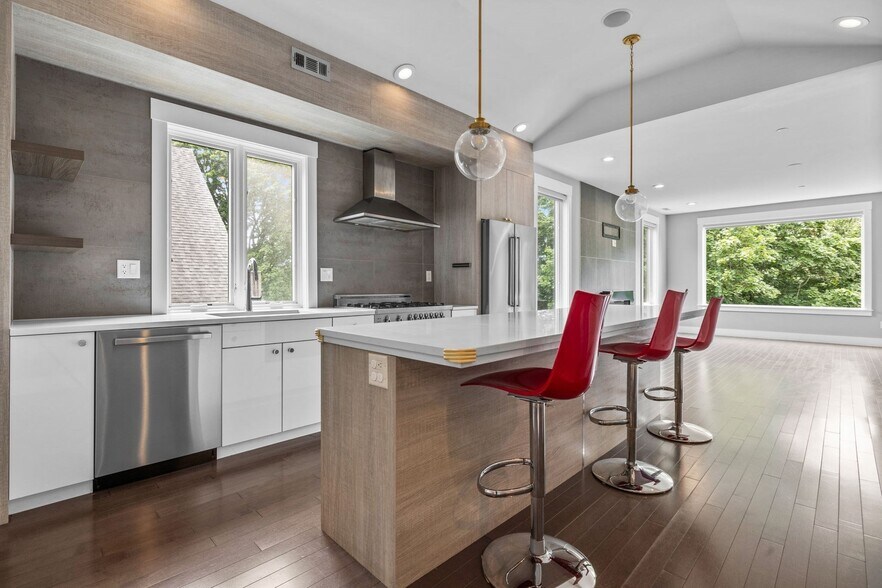 Building Photo - 202 Rawson Rd