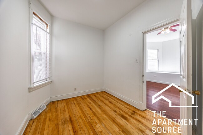 Building Photo - 2140 N Karlov Ave