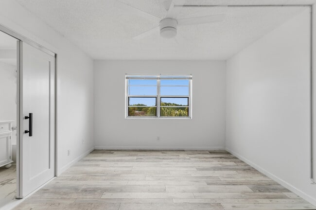 Building Photo - 9233 SW 8th St