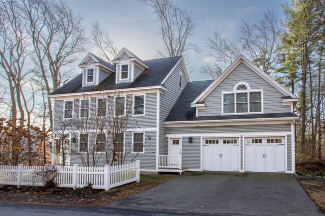 Primary Photo - 156 N Shore Rd