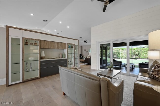 Building Photo - 2003 Timberline Dr