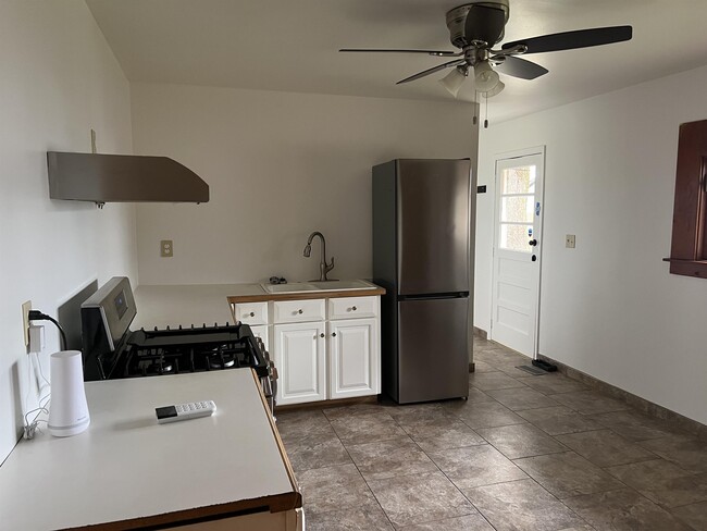 Building Photo - 3631 Decamp Dr