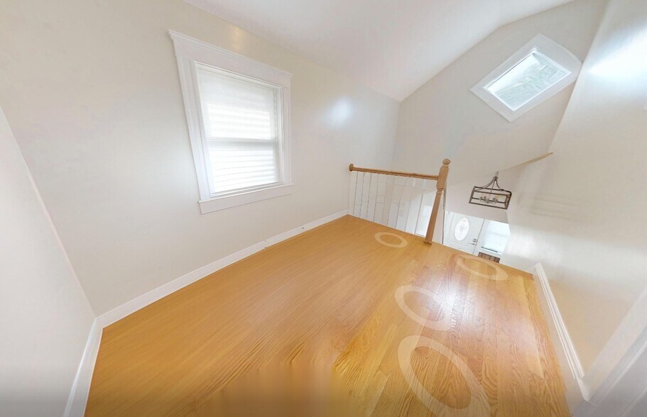 Building Photo - 47 Lasell St