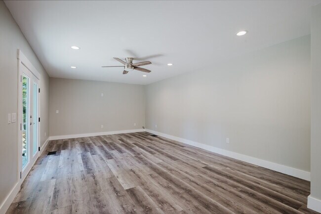 Building Photo - Secluded Four Bedroom Home on Seven Acres in Midway Farms!