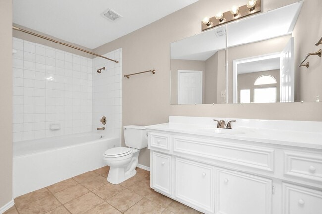 Building Photo - 8045 Ellinger Ln