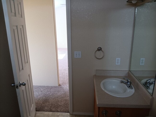 Building Photo - Cozy and Spacious Home for Rent