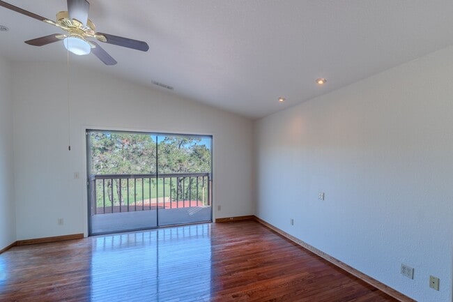 Building Photo - 2741 Seminole Dr