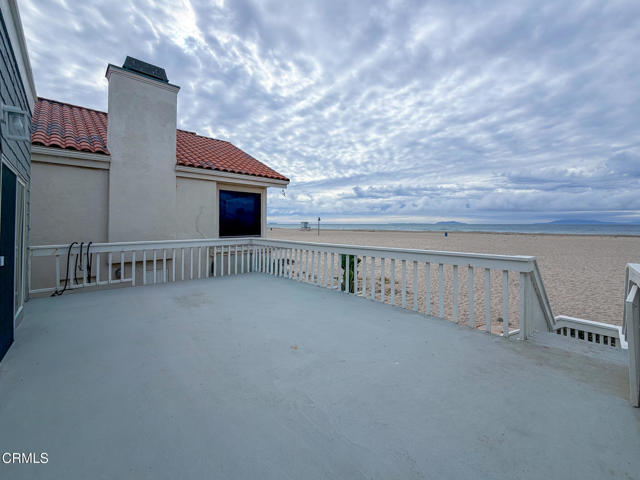 Building Photo - 4027 Ocean Dr