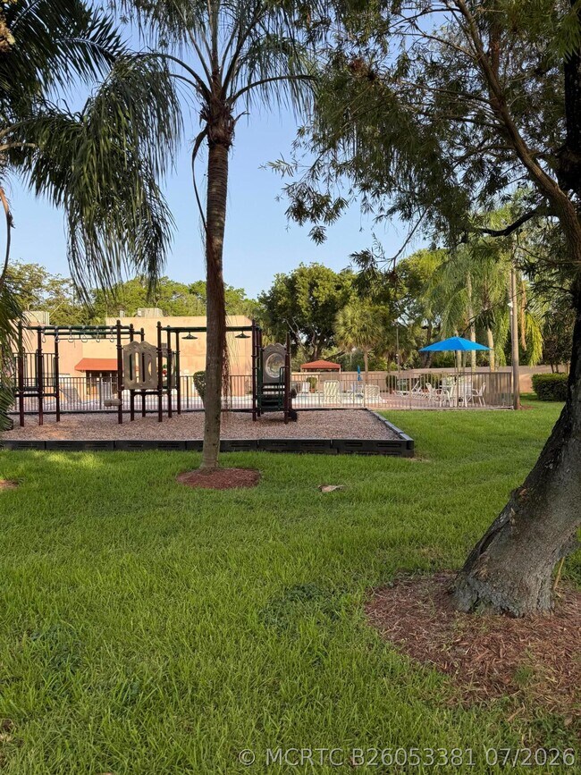 Building Photo - 1041 NW 124th Ave