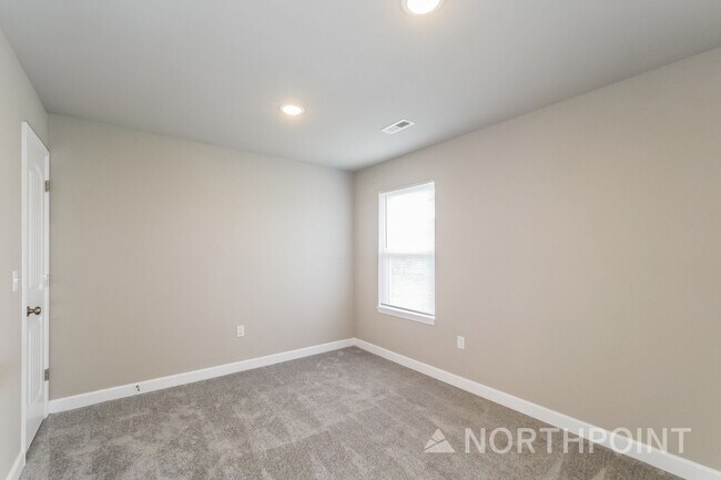 Building Photo - 3 BR/2BA | Newly Renovated Single Family Home | In Blue Springs |  Pet Friendly with Garage