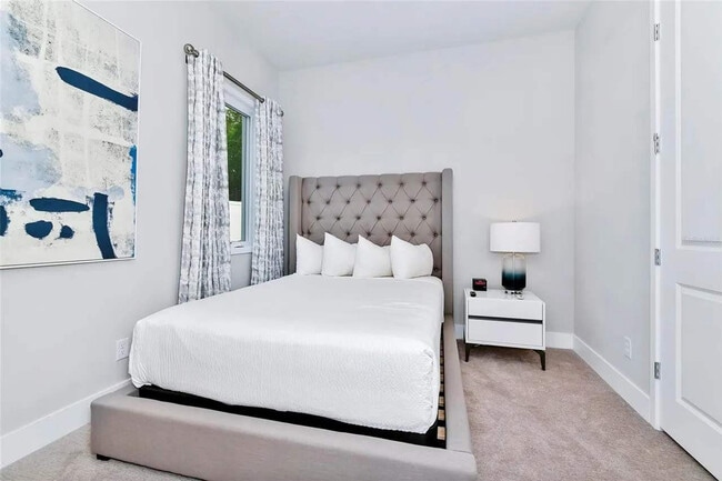 Building Photo - 7740 Sandy Ridge Dr