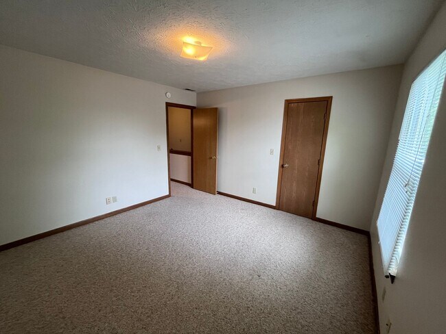 Building Photo - Sycamore Lane Apartments II