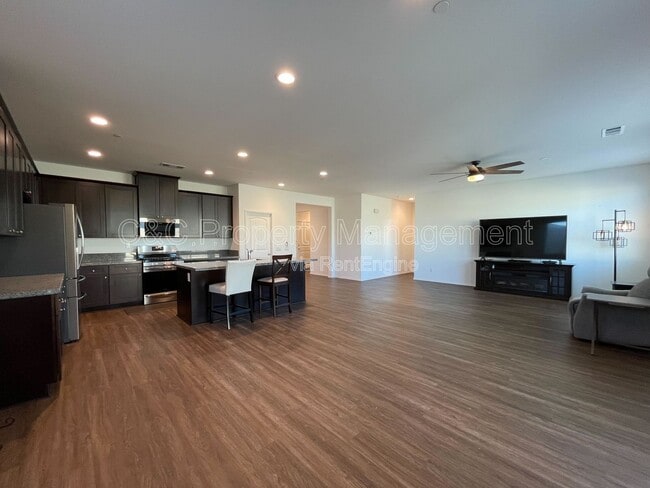 Building Photo - 620 Brittania Rd