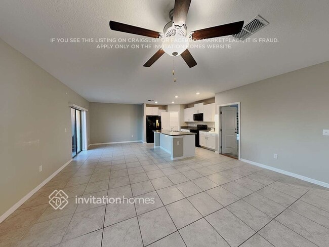 Building Photo - 15618 Greenleaf Bay St