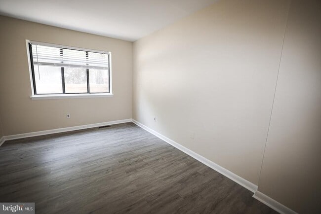 Building Photo - 3877 Steppes Ct