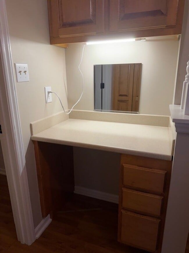 Building Photo - 3 Bedroom/2 Bathroom - Close to SJAFB, Shopping, Restaurants!