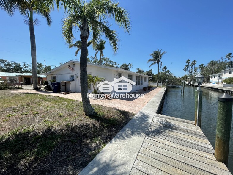 Building Photo - 561 Tarawitt Dr
