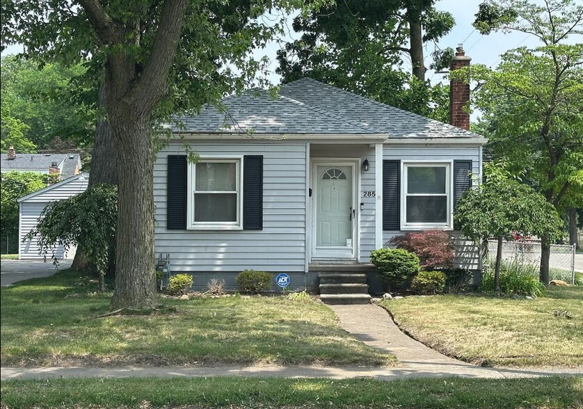 Primary Photo - 2859 Parker St