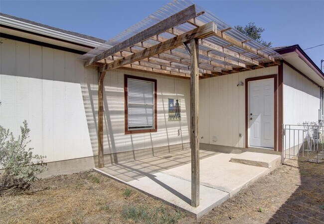 Building Photo - 4605 Ribbecke Ave