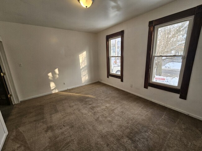 Building Photo - 4002 Robert Ave