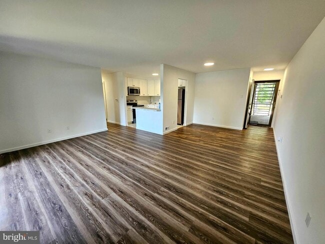 Building Photo - 1205 Maresfield