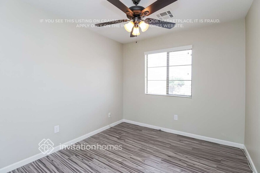 Building Photo - 1551 E Betsy Ln