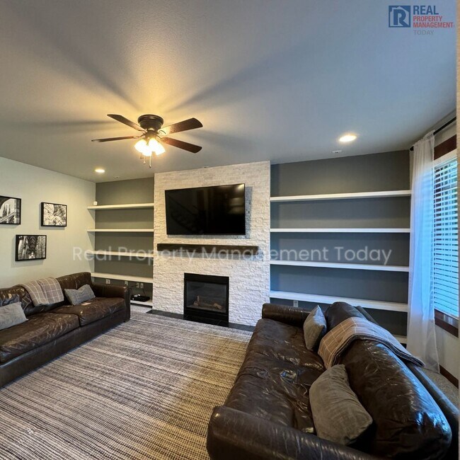 Building Photo - 4 Bedroom House in Puyallup! (Virtual Tour...