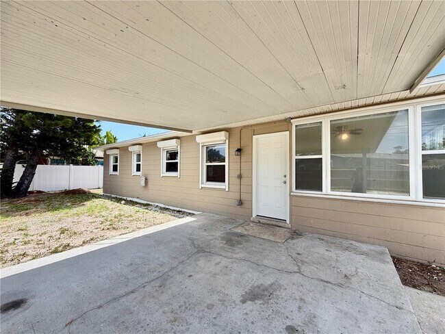 Building Photo - 4515 54th Ave N