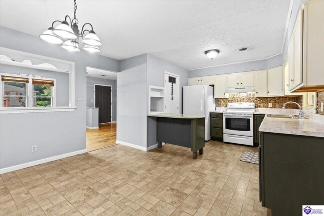 Building Photo - 401 Embry Villa Dr