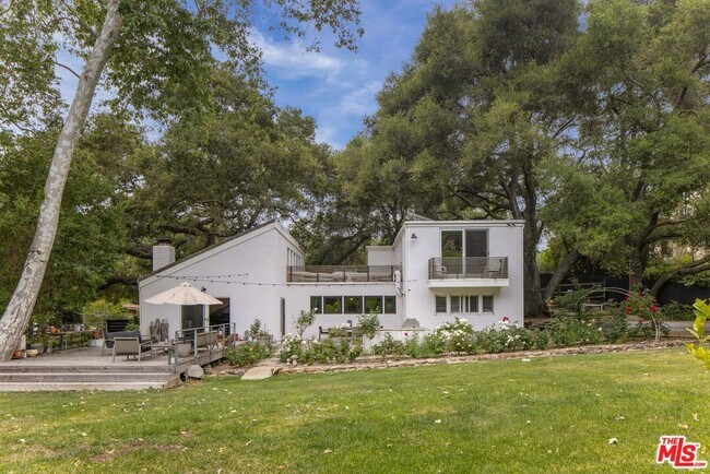 Primary Photo - 959 Crater Oak Dr