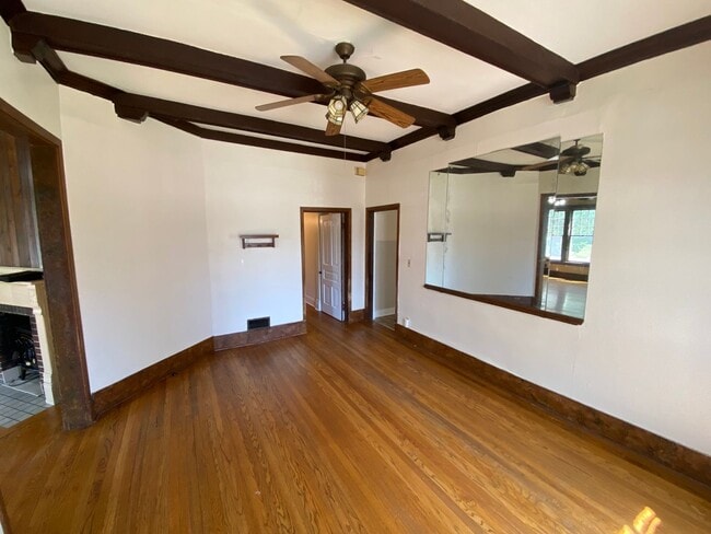 Building Photo - 1544 D St