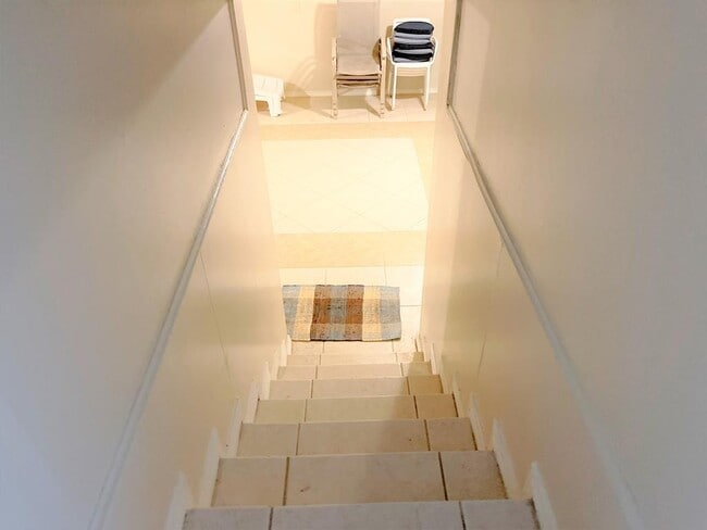 Building Photo - 602 N Shore Dr E