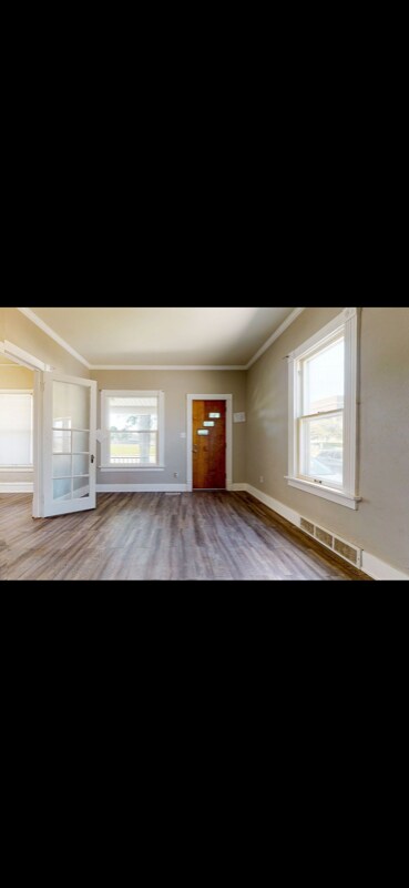 Building Photo - 228 Wilson Ave SW