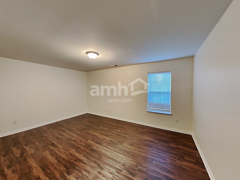 Building Photo - 14617 Karen Graham Ct
