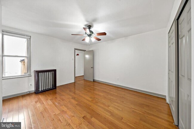 Building Photo - 625 Catharine St