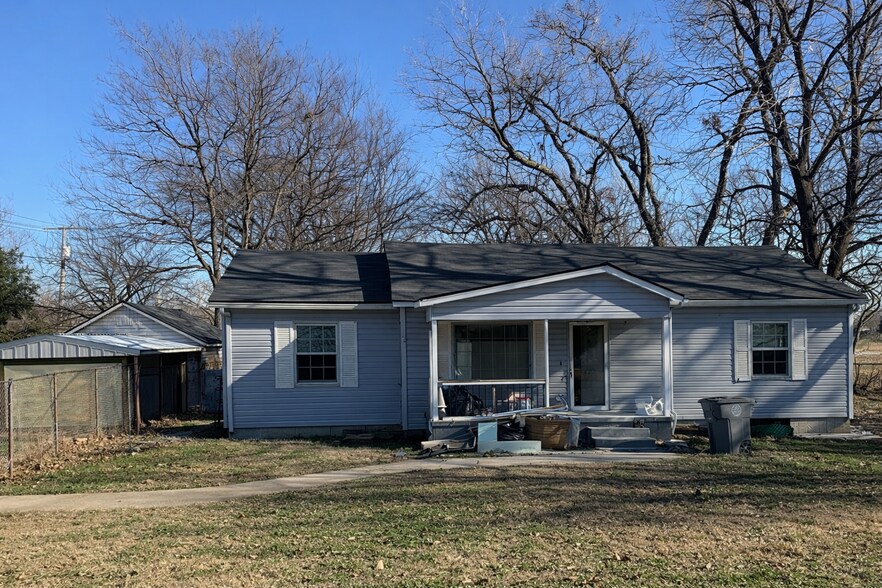 Building Photo - 433 S Jamestown Ave