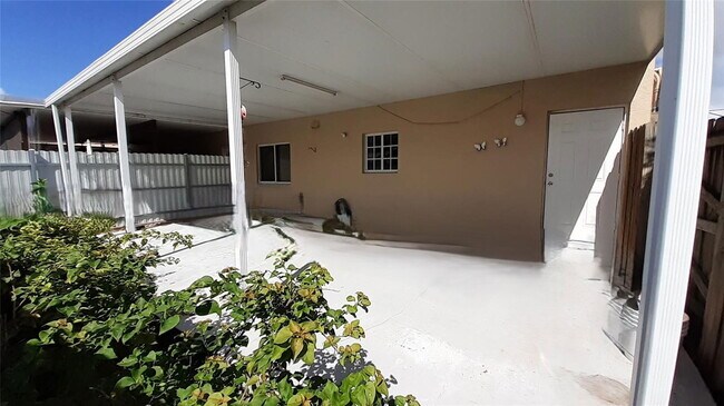 Building Photo - 7640 NW 182nd Terrace