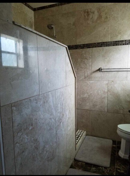 Master shower - 441 Avenue F