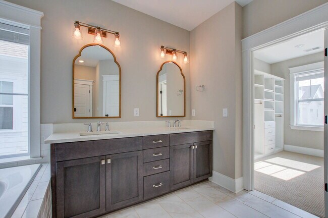 Building Photo - 1636 Juliana St