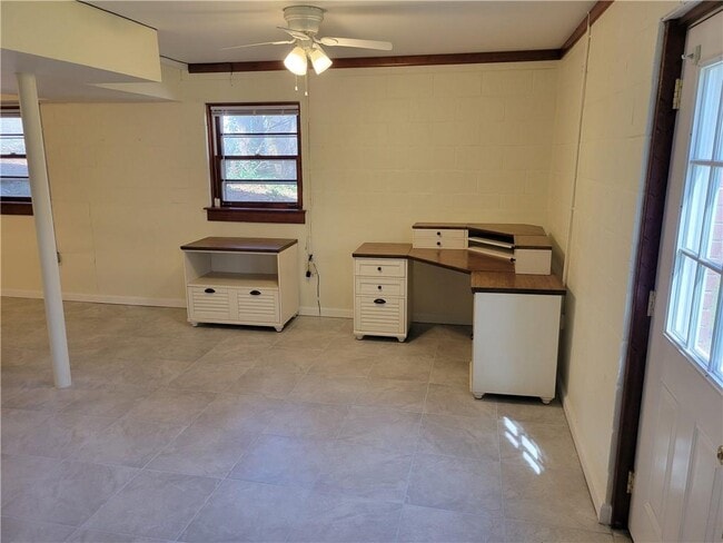 Building Photo - 3009 Caldwell Rd NE