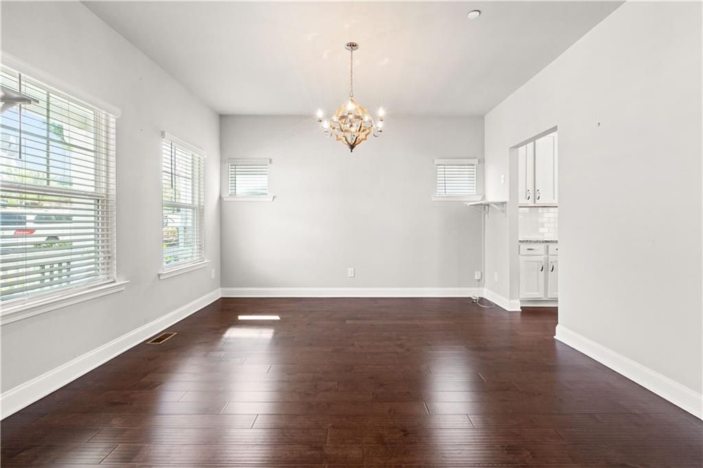 Building Photo - 156 Adams Cir