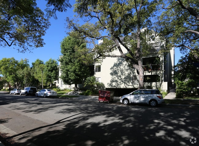 Building Photo - Kenwood Village